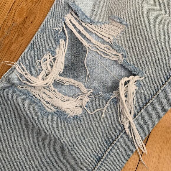 Pac Sun Size 26 Women's Mom Jeans High Waist Distressed Holes Light Wash - Picture 3 of 13